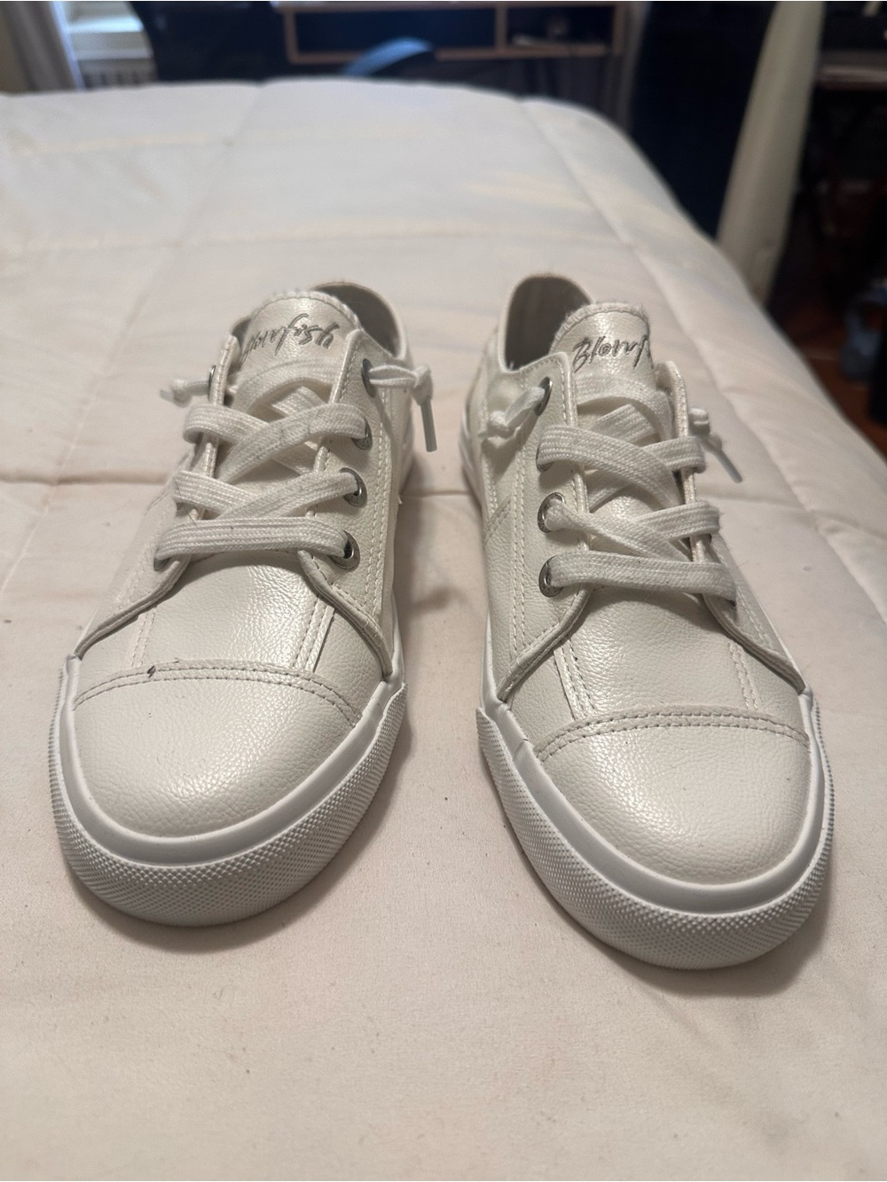Blowfish Women's White Low-Top Lace-Up Sneakers
